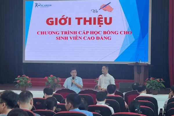 Hội thảo giới thiệu chương trình cấp học bổng cho sinh viên cao đẳng tại Trường Cao đẳng Công nghiệp Nam Định